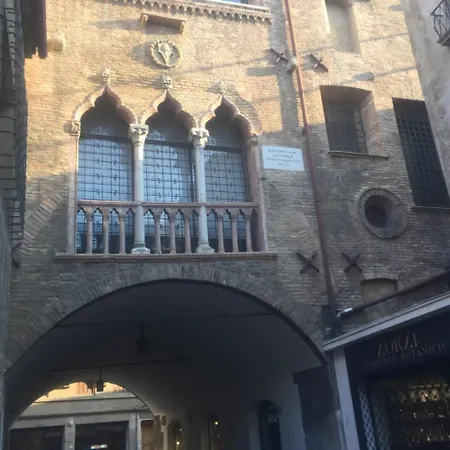 Casa Roma בית הארחה 3*